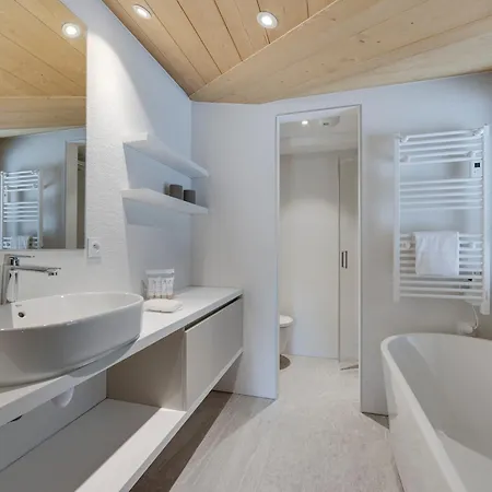 Rooftop Neuf Avec Balcon Sud, Parking Et Wifi - Fr-1-690-21 Apartment
